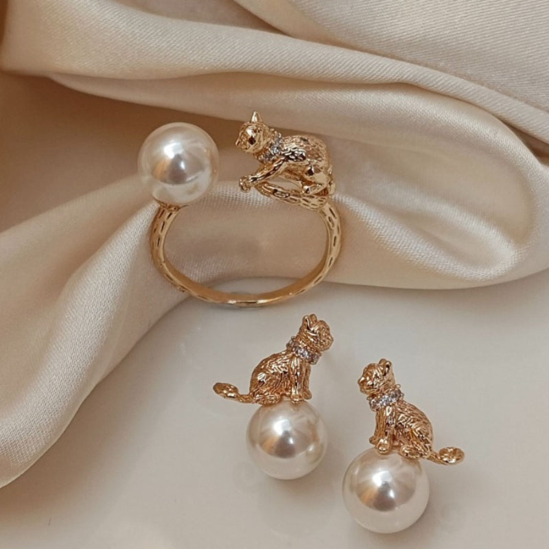 Retro Kitten Simple Pearl Earrings